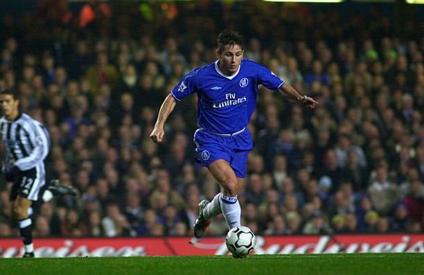 以其敏锐的 以其敏锐的